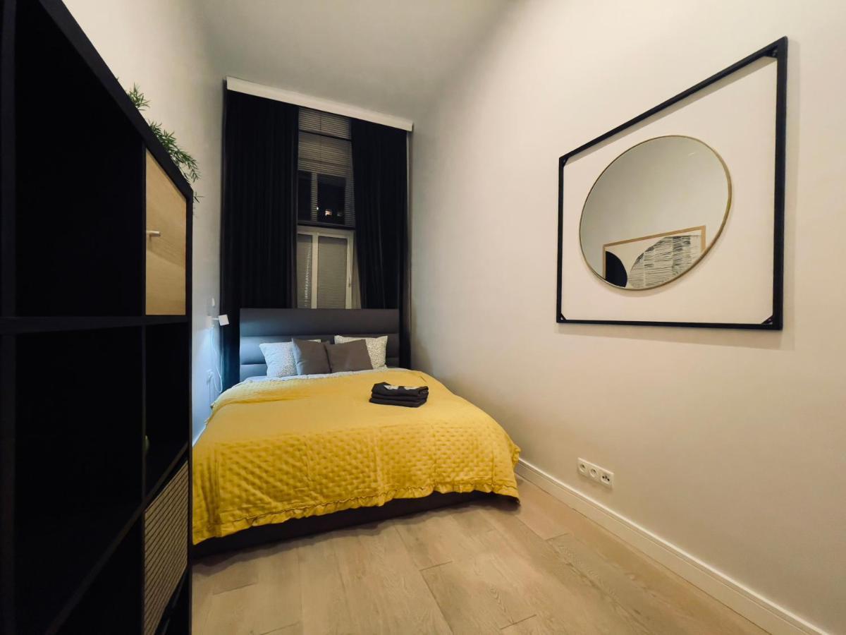 Spacious Apart In The Center- Main Square 300M - Wroclaw — Photos 1